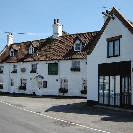 The Crown Hotel Mundford Exteriör bild